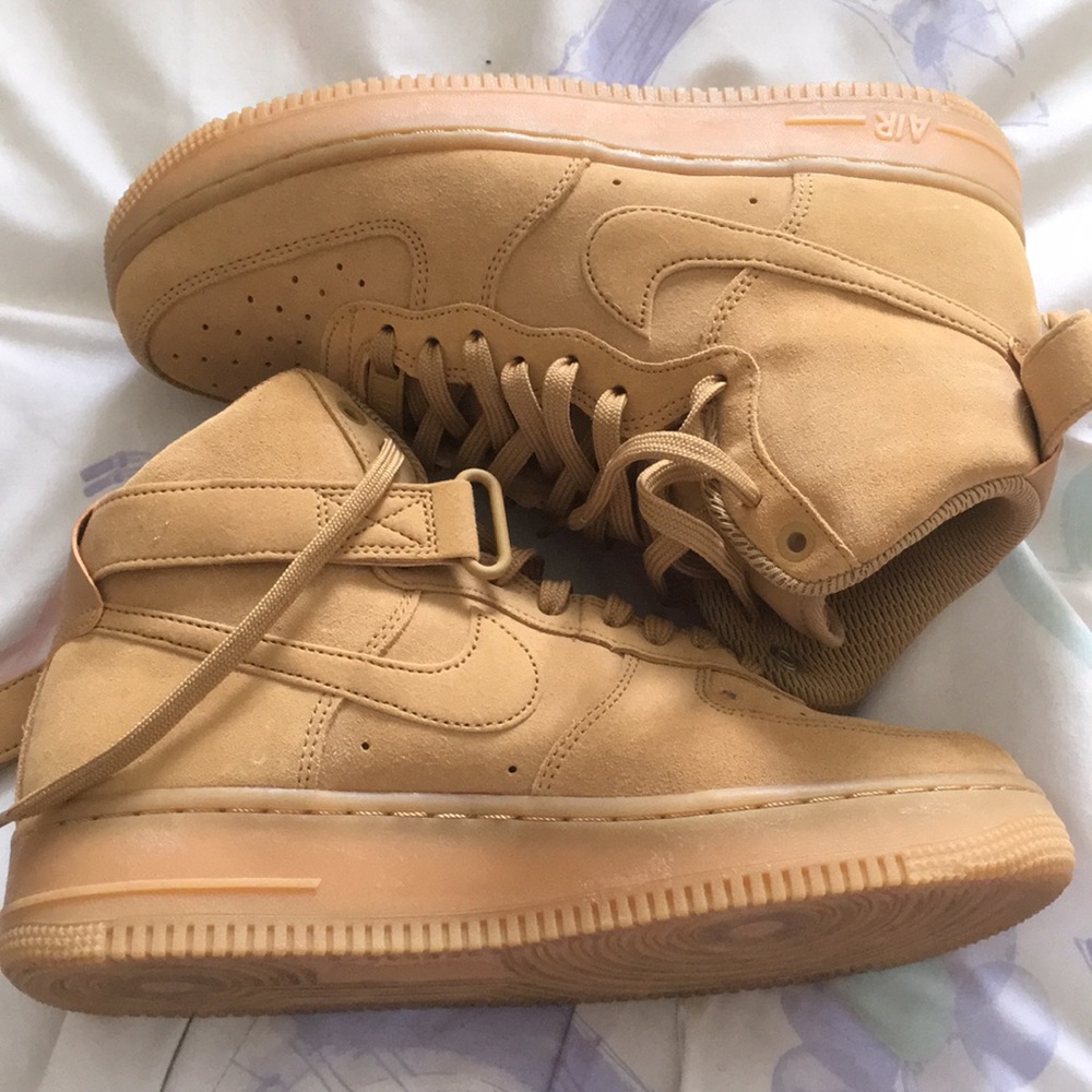 Nike Sneakers - Picture 2 of 3